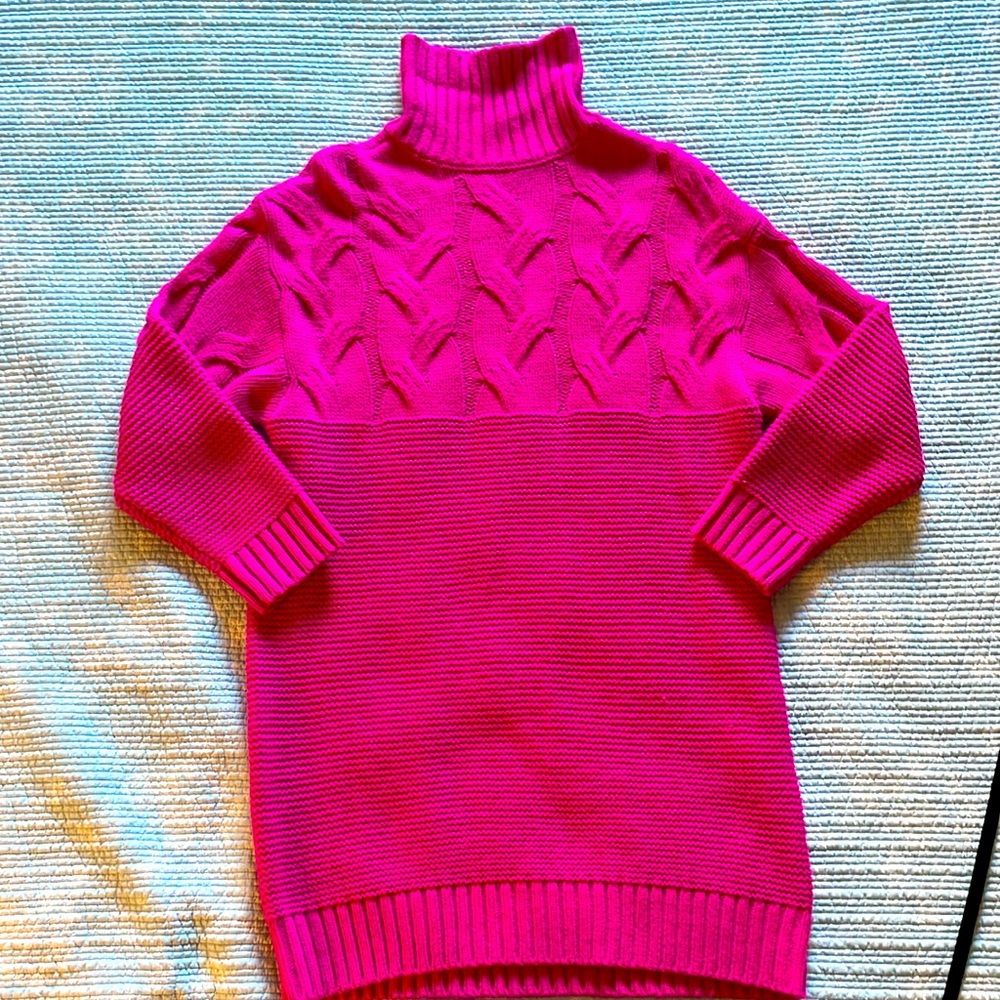 Super soft Callahan cable-knit turtleneck sweater dress size small, never worn.